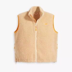 New! Levi’s Sherpa Fleece Vest – Women’s XS – Beige